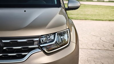 Renault DUSTER - LED en forma de "C"
